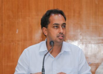 जिल्हा नियोजनाचा शंभर टक्के निधी खर्च करण्यासाठी कामाची गती वाढवा – जिल्हाधिकारी आयुष प्रसाद