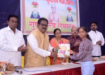 दिगंबर जैन बहुउद्देशीय मंडळातर्फे ४२ गुणवंत विद्यार्थ्यांचा सत्कार