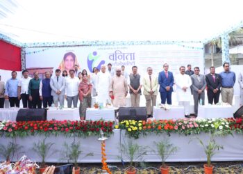 शहराने परिवाराला दिलेल्या संपन्नतेतून उतराई होण्यासाठी आरोग्यमंदिराची उभारणी – ॲड.नारायण लाठी