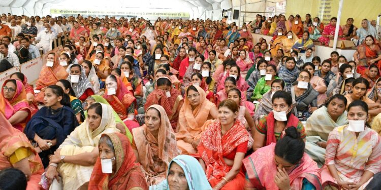 पुण्य मिळविण्यासाठी तीन पायर्या : प्रेम, परोपकार आणि परमात्मा!