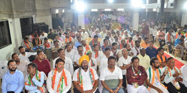 जुमलेबाजांना संधी दिली, आता काम करणाऱ्यांना संधी द्या!