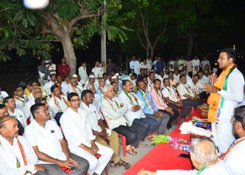 शेतकरी, तरुण, महिला, व्यापारी सगळेच त्रस्त; त्यांना आपला राग व्यक्त करण्याची संधी : संजय वाघ