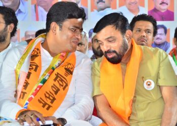 संकटमोचकच आता संकटात सापडले आहेत; शिवसेनेचे संपर्क प्रमुख संजय सावंत यांची टीका