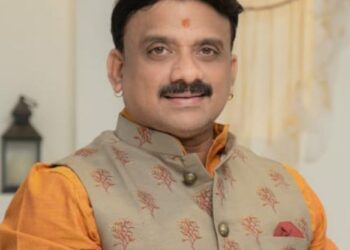 निधी अभावी राज्यातील ६४ हजार कोटी च्या रस्ते विकासाची कामे ठप्प