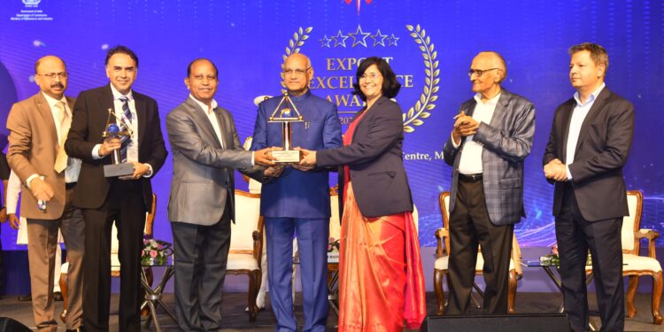 निर्यातीत सर्वोत्कृष्ट कामगिरीबद्दल जैन इरिगेशनला प्लेक्स कौन्सिलची सहा पारितोषिके