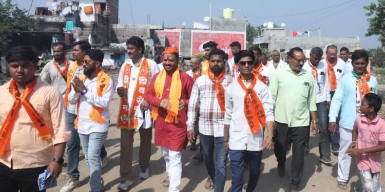 गुलाबराव पाटलांचा प्रचार्थ त्यांचे दोन पुत्र व शेकडो युवक सोबत