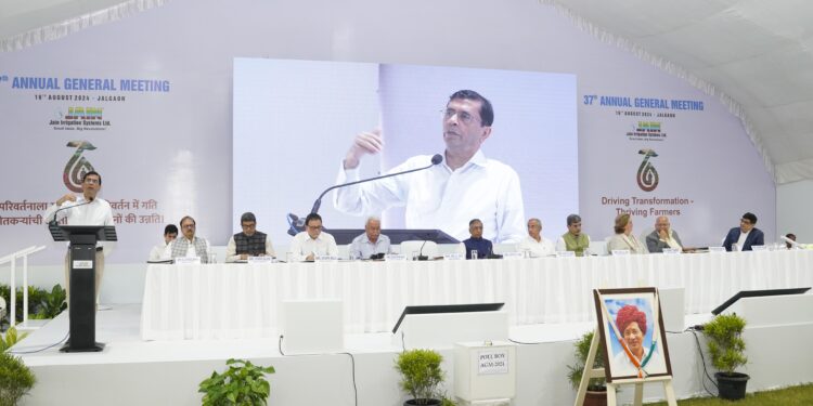 परिवर्तनामध्येच शेतकऱ्यांची उन्नती – अनिल जैन