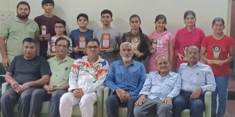 राज्यस्तरीय बुद्धिबळ स्पर्धेसाठी निवड चाचणीत जयेश सपकाळे व इशा राठोड प्रथम