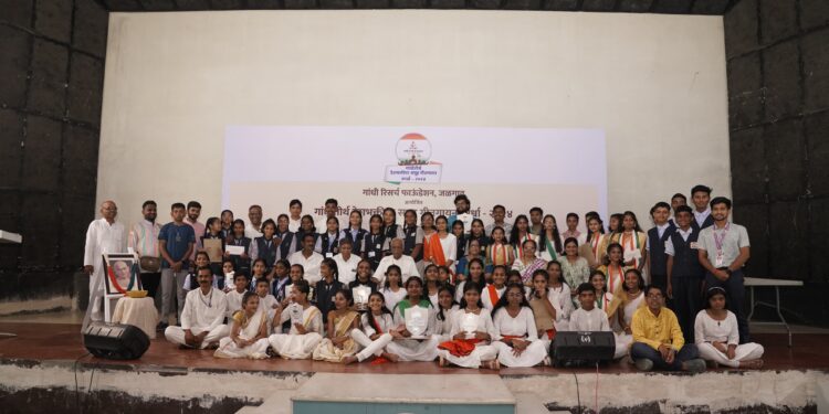 शब्दाने नाही, तर कृतीने जगा – अब्दुलभाई