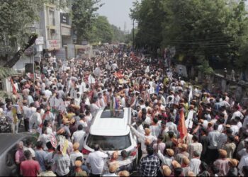 जयश्रीताईंचा उमेदवारी अर्ज दाखल करण्यासाठी लोटला जनसागर