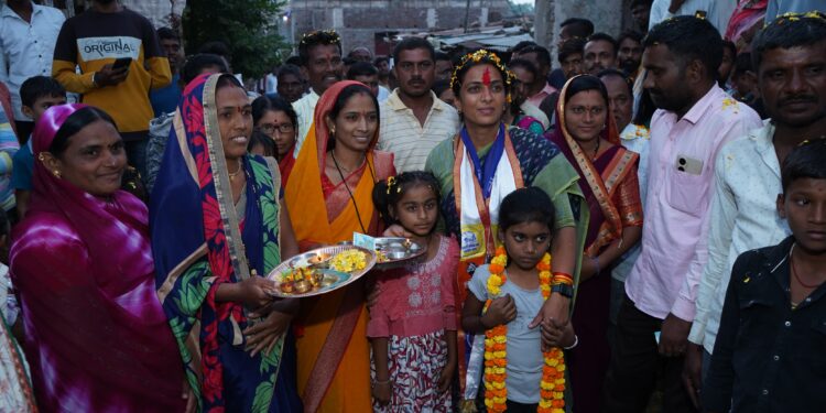 रोहिणी खडसे यांना गावागावांत मिळणारा प्रतिसादातून त्यांच्या विजयाचा दावा पक्का