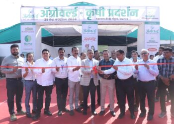 ॲग्रोवर्ल्ड प्रदर्शनातील कृषीयंत्र व औजारांची माहिती घ्या : अशोक जैन