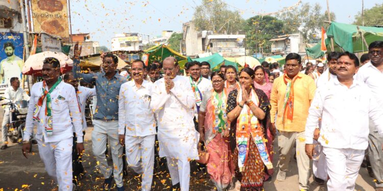 कुऱ्हा वढोदा योजना पूर्णत्वास नेण्यासाठी पाठपुरावा करण्याची रोहिणी खडसे यांच्यामध्ये धमक – डॉ.बी.सी.महाजन