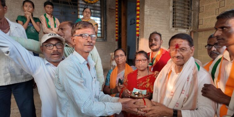 धरणगाव तालुक्यात गुलाबराव देवकरांच्या प्रचाराचा झंझावात, गावागावात जल्लोषात स्वागत