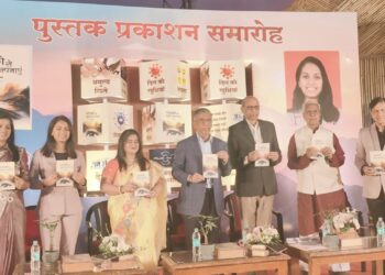 आयुष्याला प्रेरणा देण्याचे काम काव्य-साहित्य करीत असतात : उद्योजक अशोकभाऊ जैन