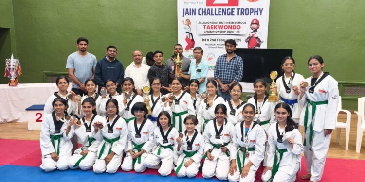 दुसऱ्या जैन चॅलेंज तायक्वांडो ट्रॉफी स्पर्धेमध्ये अनुभूती निवासी स्कूलला दुहेरी मुकूट