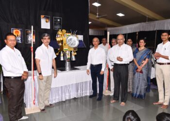 देवाने शास्त्र तर मानवाने तंत्रज्ञान बनविले – यु. व्ही. राव