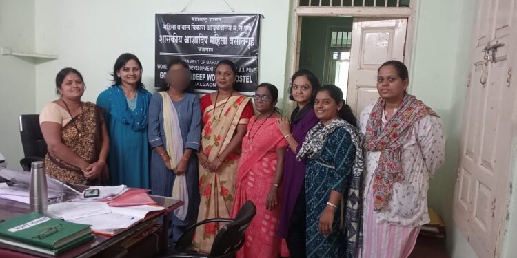 शासकीय आशादिप महिला वसतीगृहातील लक्ष्मी शिंदे बारावी उत्तीर्ण