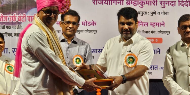 रामराव तायडे राष्ट्रीय कामगार भुषण पुरस्काराने सन्मानित