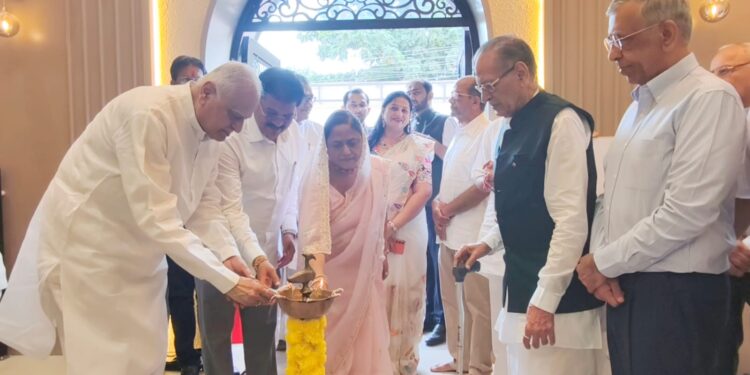 जळगावात ‘हाऊस ऑफ ज्वेल्स बाय बाफनाज्’ चे भव्य उद्घाटन थाटात संपन्न