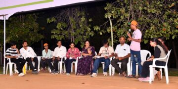 उद्योग-नोकरीपेक्षा शेतीच श्रेष्ठ : फाली अधिवेशनात